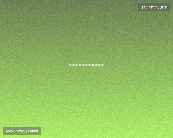 足球场上的巅峰对决：球星们激烈较量，谁能称霸赛场